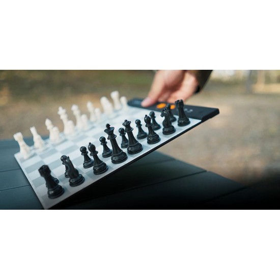 Шаховий комп'ютер Chessnut Go, 23см х 26,8см